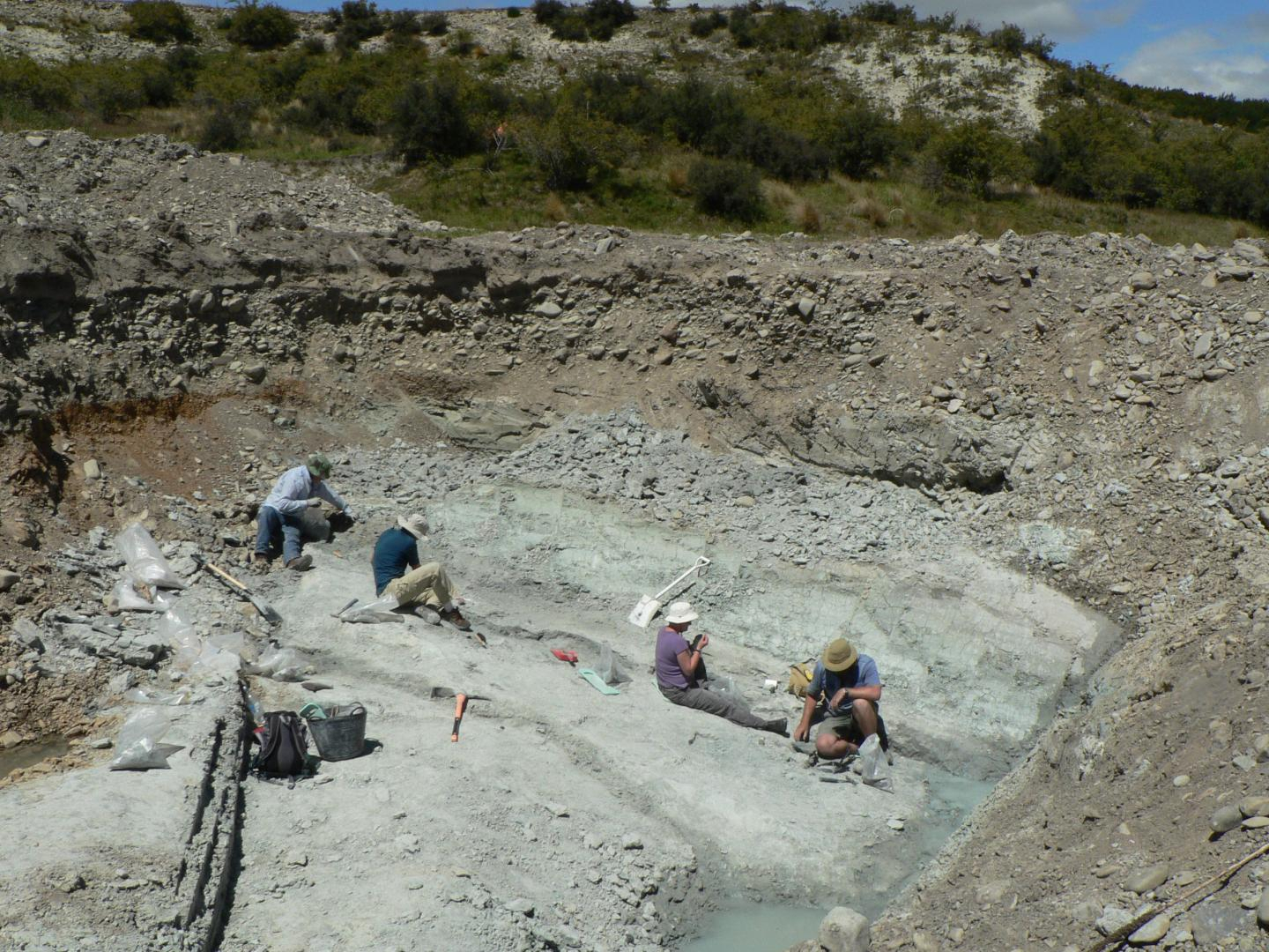 Archaeologists puzzled to find knife attached to a man's hand from ancient period