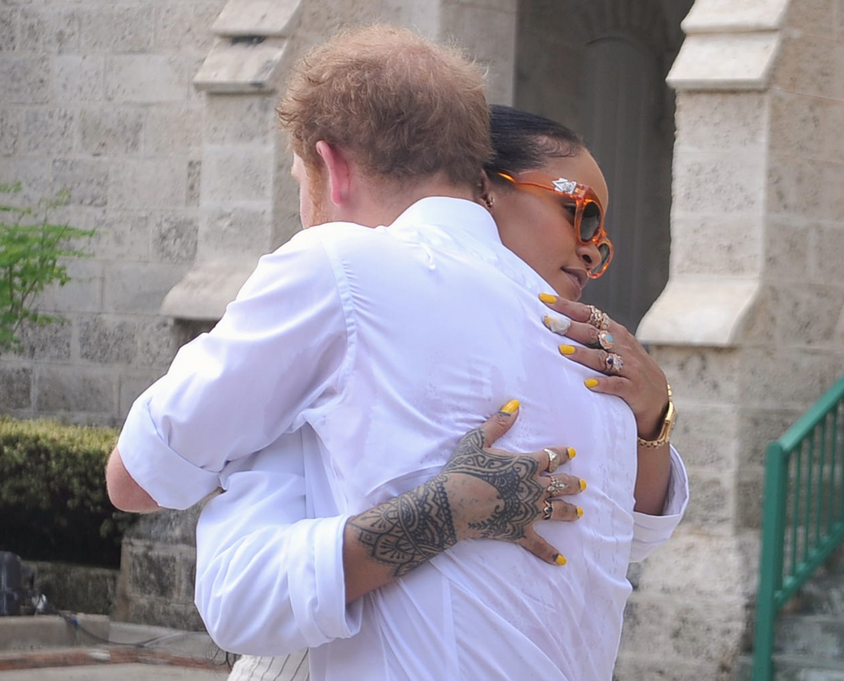 Rihanna 'pregnant' with Prince Harry's baby: Report