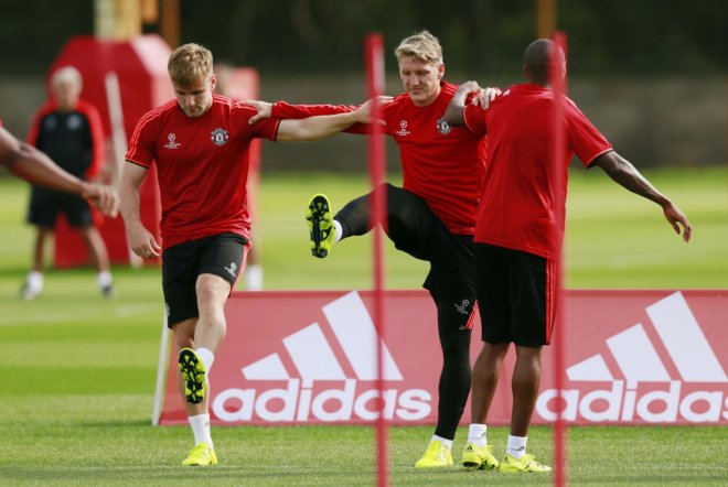 Luke Shaw-Bastian Schweinsteiger