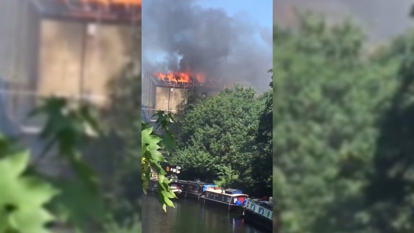 Fire erupts at block of flats near east Londons Bethnal Green