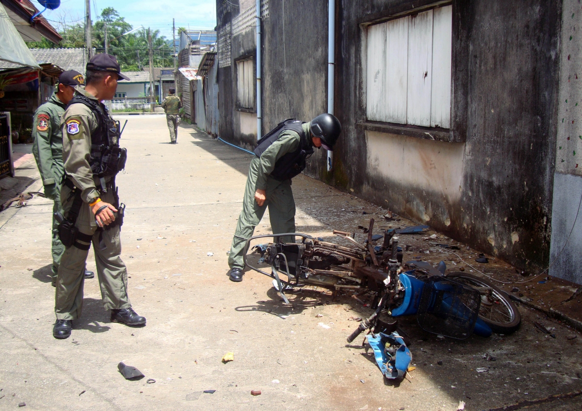 Shooting and bomb blasts killed three people in Thailand