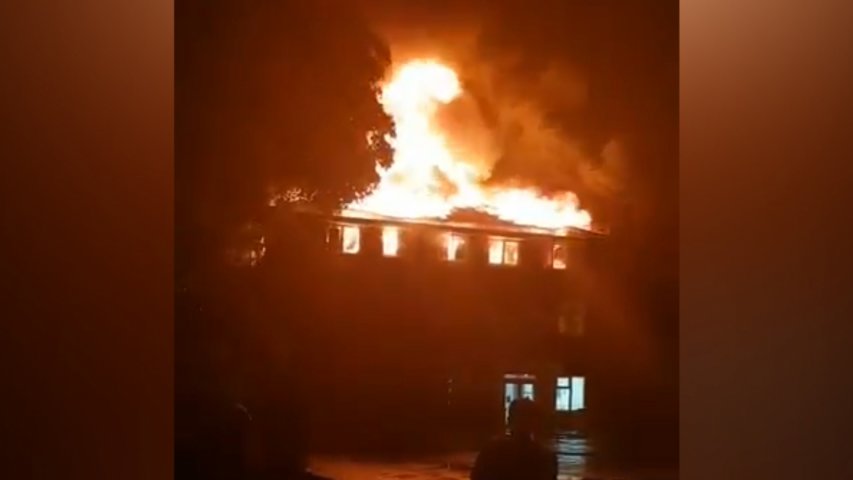 Fire destroys Weybridge Health Centre in Surrey