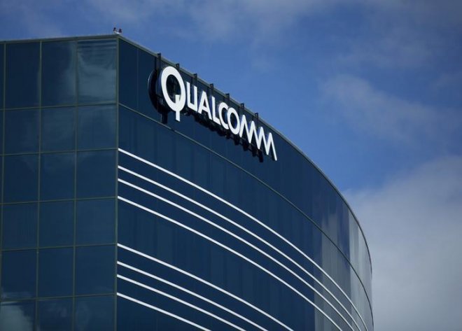 qualcomm fires back at apple supporters