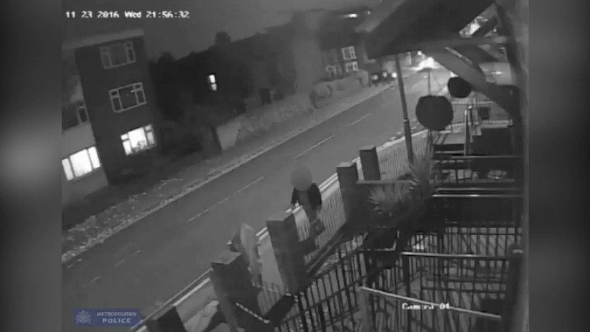 Police praise wife of robber victim who courageously fought off the attackers