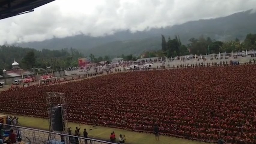 Thousands take part in record-breaking dance in Indonesia