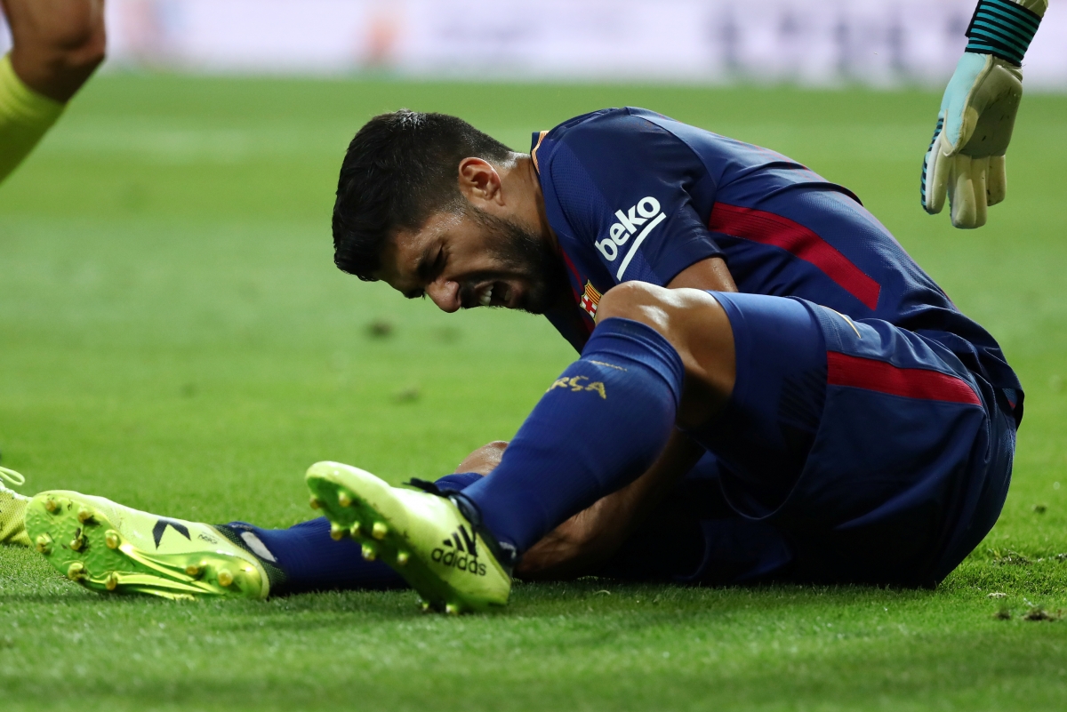 Barcelona injury news: La Liga giants confirm Luis Suarez ...