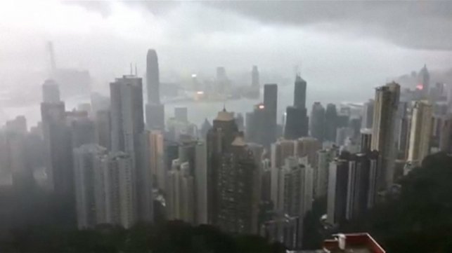 Typhoon Hato batters Hong Kong