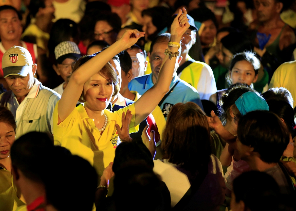 Who is Geraldine Roman, Philippines politician