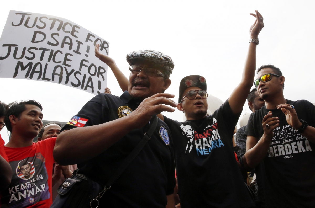 Malaysian opposition leader, Anwar Ibrahim filed an application for prison visit review