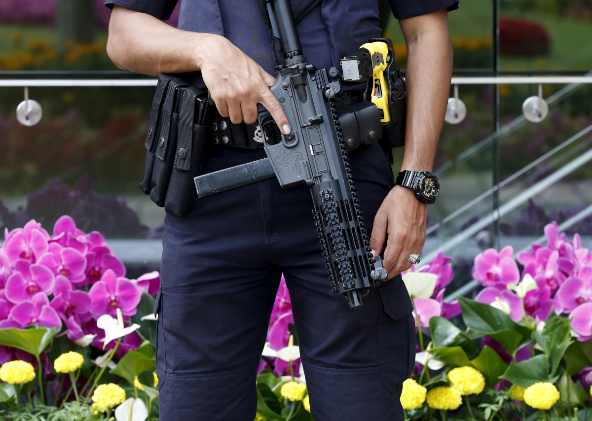 Man dies after falling from fourth floor at Low Yat Plaza