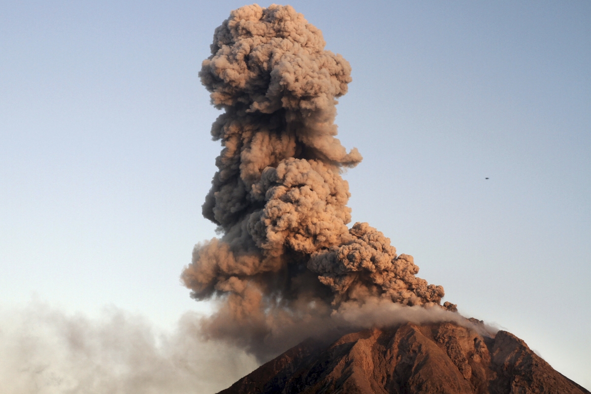 Indonesian volcano increases the death toll to 6