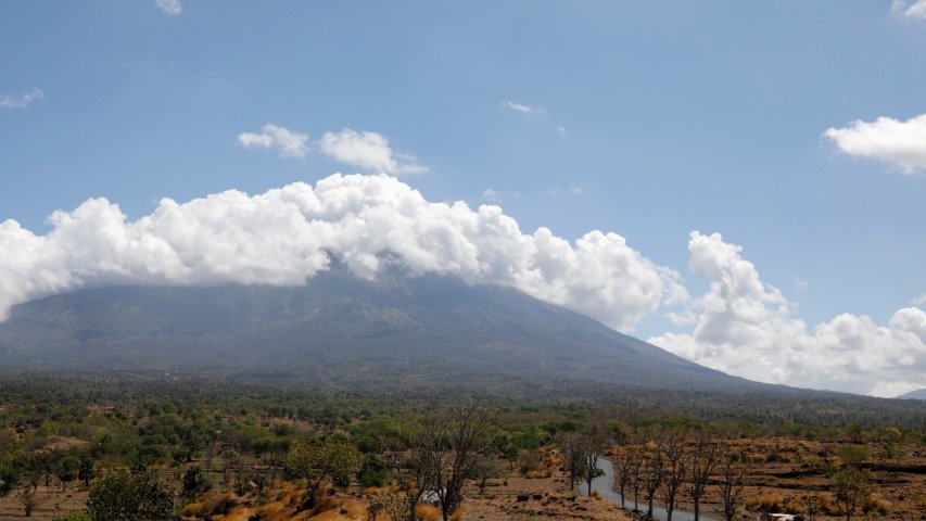 Nearly 50,000 evacuate area near Bali volcano