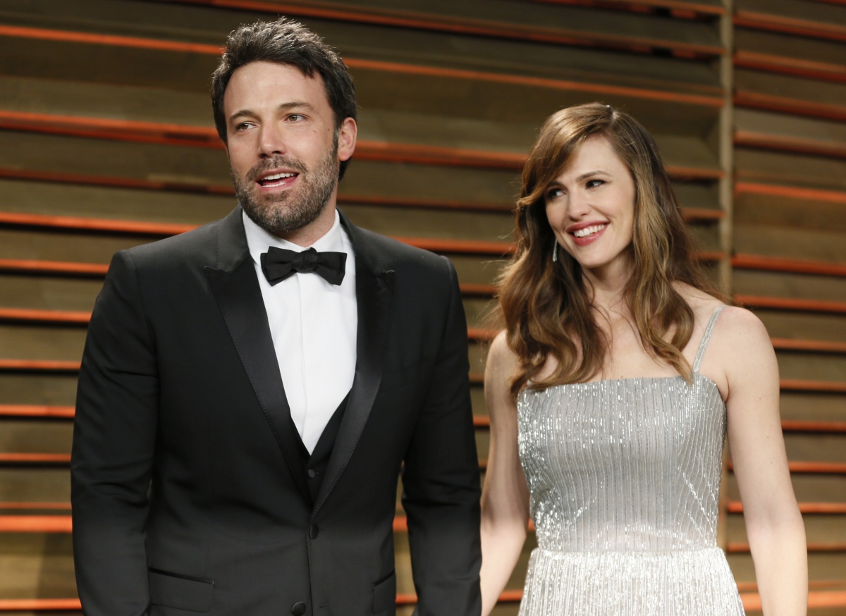 Is Ben Affleck Dating Saturday Night Live Producer After Divorce With ...