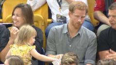 Sneaky child steals Prince Harrys popcorn at Invictus games