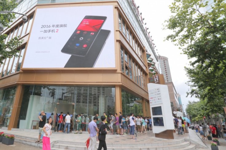 oneplus retail store in shanghai