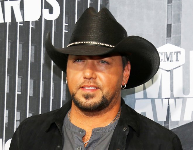 Jason Aldean visits Las Vegas shooting victims, spends time with survivors