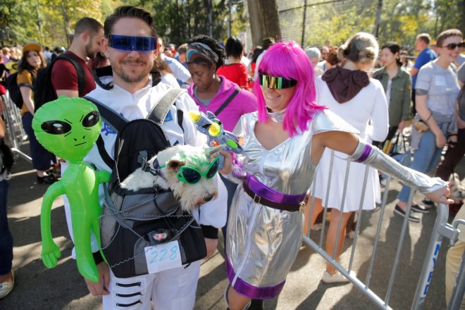 halloween dog parade