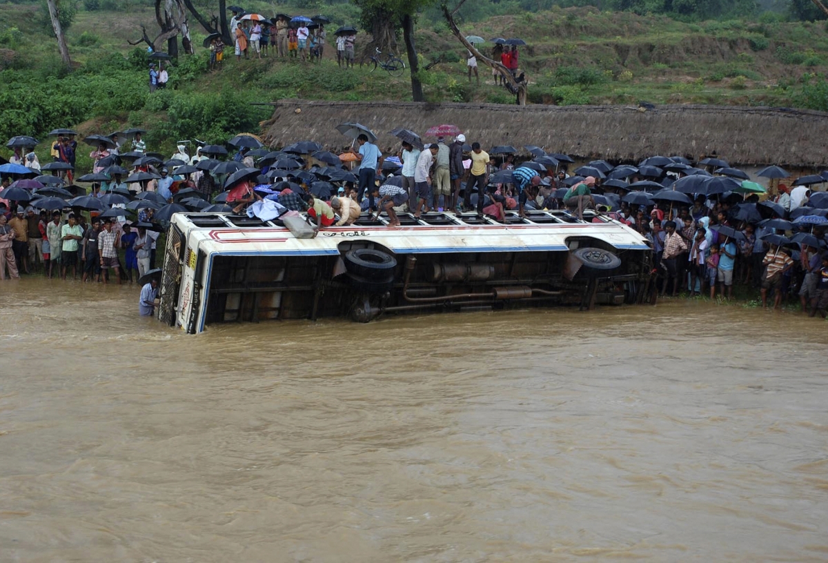 India: 37 die as bus falls into Purna river in Gujarat state