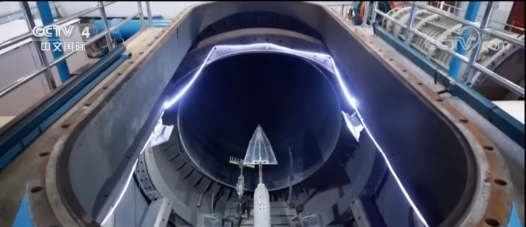 Hypersonic tunnel