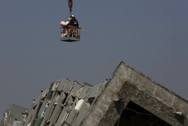 Taiwan quake toll goes up to 35 Taiwan quake toll goes up to 35