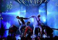 BTS performing 'DNA' on the AMAs