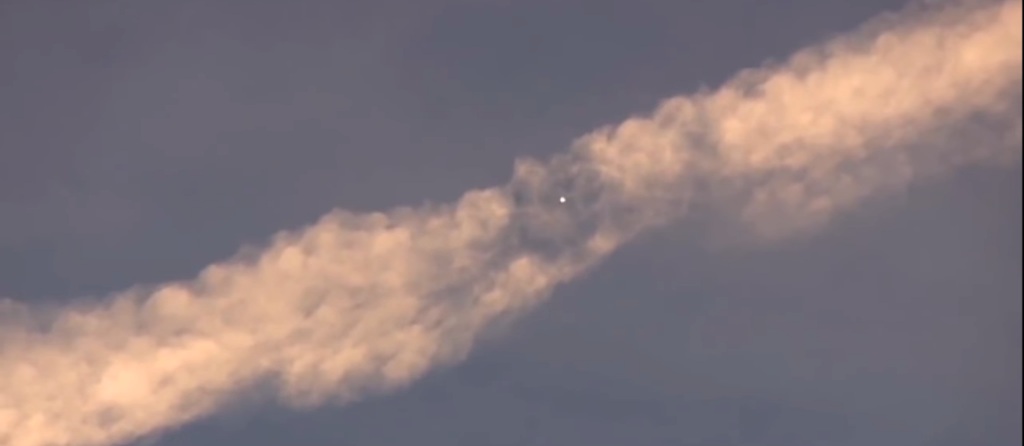 Check out this coolest UFO footage captured so far: Will it open new