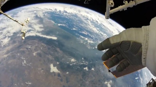 NASA astronaut takes in earths beauty from space