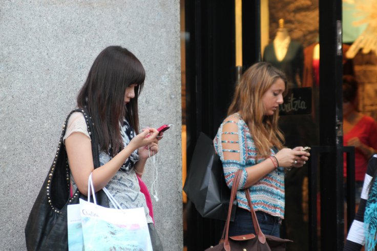 smartphone-addiction-the-substitute-phone