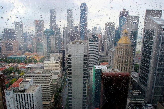 Singapore: SCDF rescues 11 people in flash flood