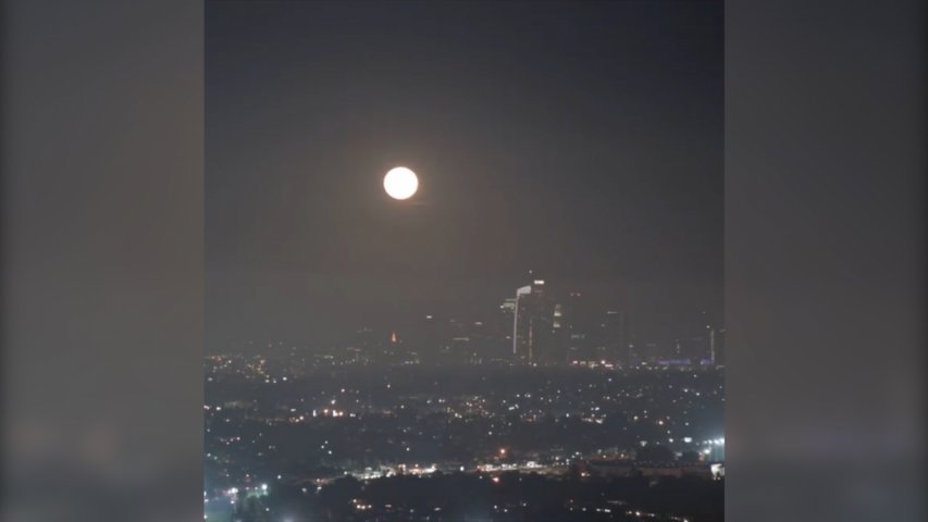 Photographer captures stunning supermoon rising over Los Angeles skyline