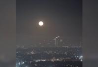 Photographer captures stunning supermoon rising over Los Angeles skyline