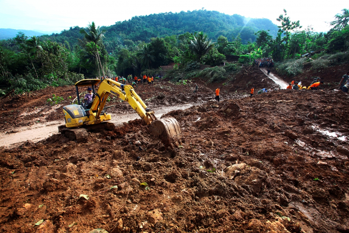 Indonesia landslides and flash flood: Death toll rises to 47, people still missing