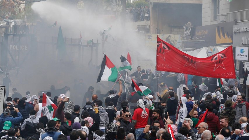 Lebanese security forces clash with protestors