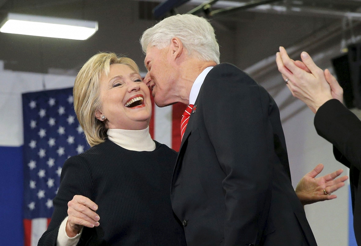 Clinton suffers shocking defeat in New Hampshire primary, Trump wins