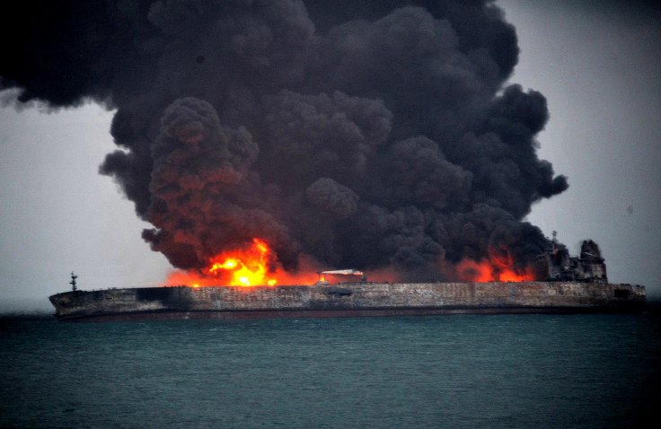 China oil spill sparks environmental disaster fears China oil spill sparks environmental disaster fears