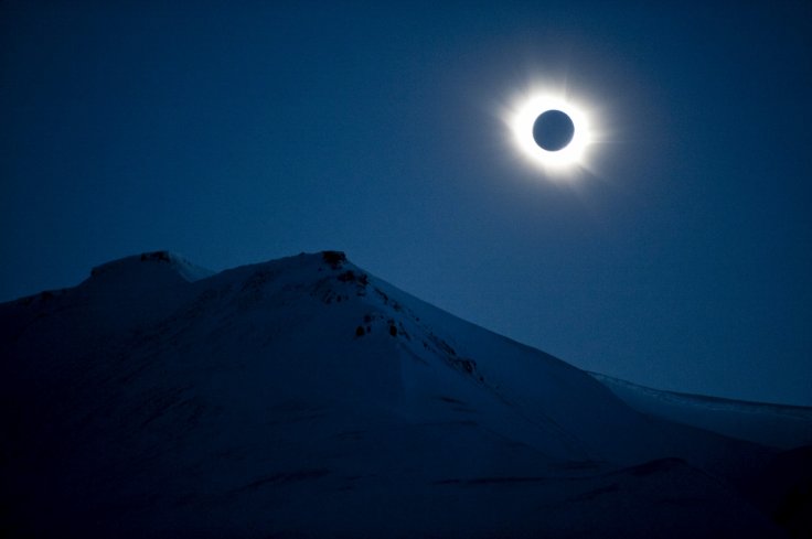 Singapore solar eclipse March 9