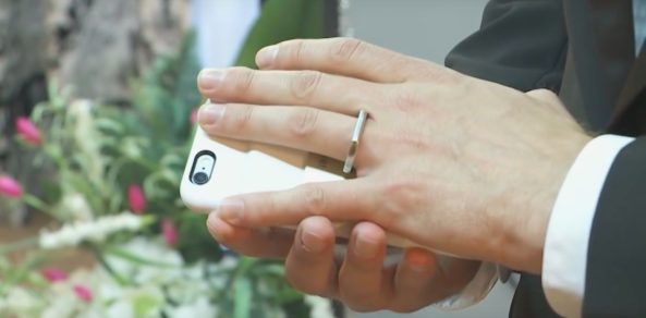 Man marries iPhone in Las Vegas
