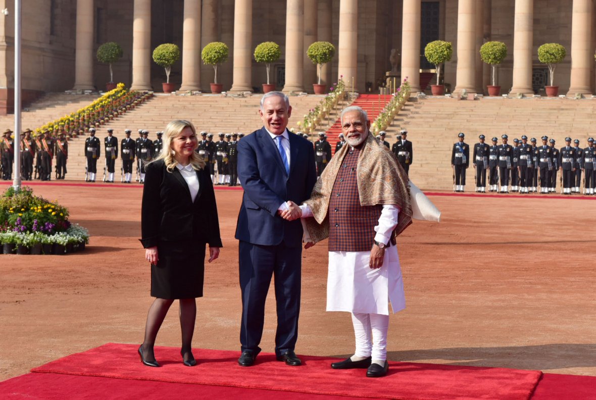 The Prime Minister, Shri Narendra Modi with the Prime Minister of Israel, Mr. Benjamin Netanyahu, at the Ceremonial Reception, at Rashtrapati Bhavan