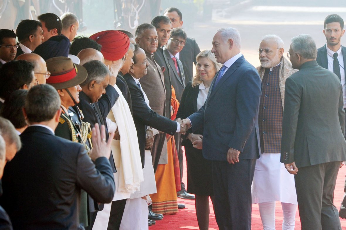 Shri Narendra Modi with the Prime Minister of Israel, Mr. Benjamin Netanyahu, at the Ceremonial Reception, at Rashtrapati Bhavan