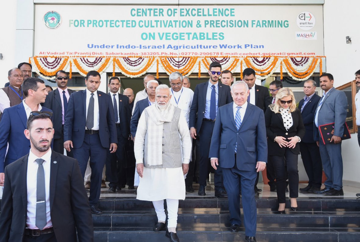 Prime Minister Narendra Modi and the Prime Minister of Israel, Mr. Benjamin Netanyahu, at the Centre of Excellence for Vegetables, at Vadrad, in Gujarat 