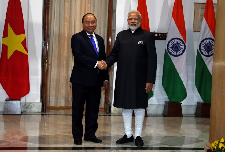 Indian PM Modi with Nguyen Xuan Phuc