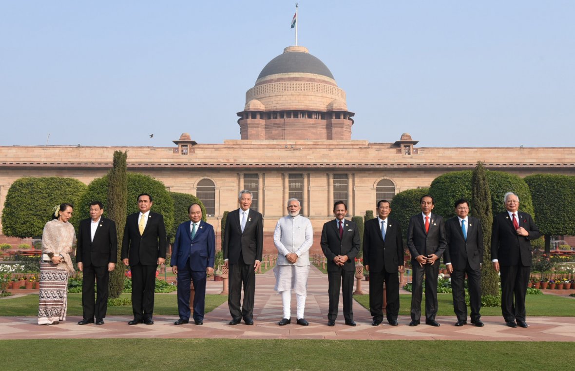 Prime Minister Narendra Modi in a group photograph with the ASEAN Heads of State/Governments, at Rashtrapati Bhavan