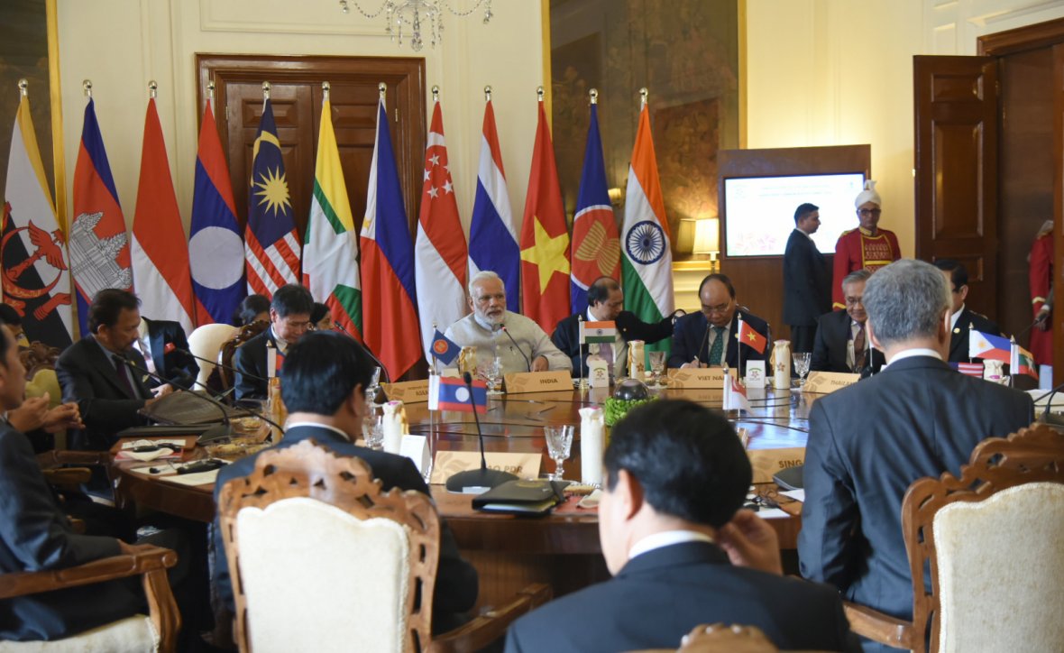 Prime Minister  Narendra Modi in a retreat meeting with the ASEAN Heads of State/Governments, at Rashtrapati Bhavan
