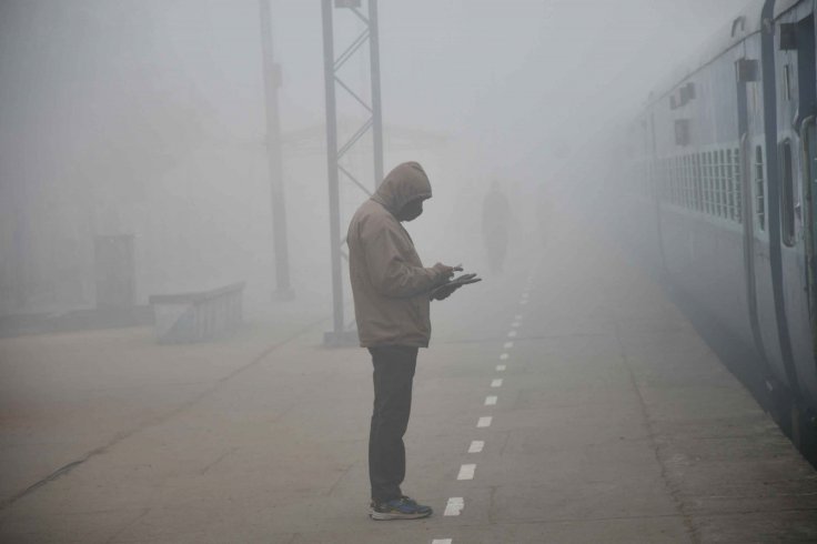 Delhi foggy Monday morning