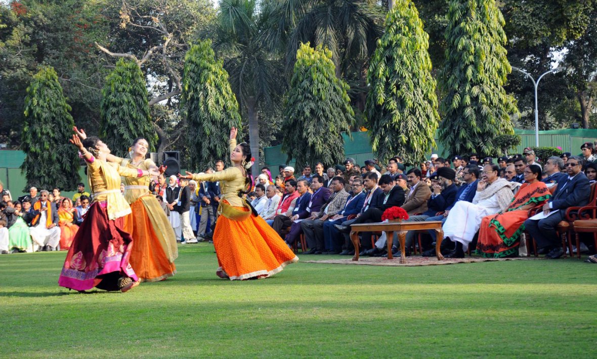  Vice President M. Venkaiah Naidu and Smt. Usha Naidu witnessing the performance of the Tableaux Artistes who participated in the Republic Day Parade - 2018
