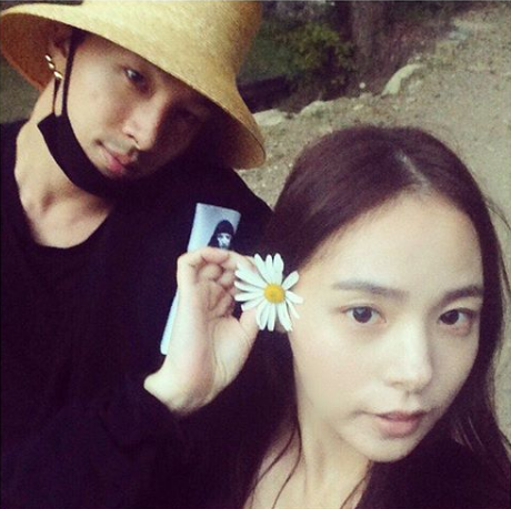 Actor Ki Tae Young to officiate Taeyang and Min Hyo Rin's wedding