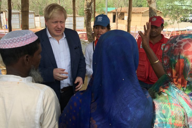 British Foreign Secretary Boris Johnson talks to Rohingya Muslim refugees from Myanmar