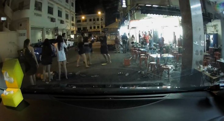 Singapore street fight 