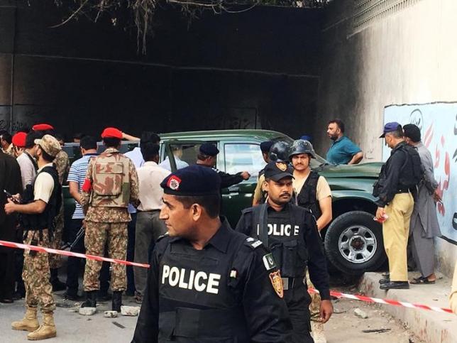 Gunmen kill two military officials in Pakistan's Karachi Gunmen kill two military officials in Pakistan's Karachi