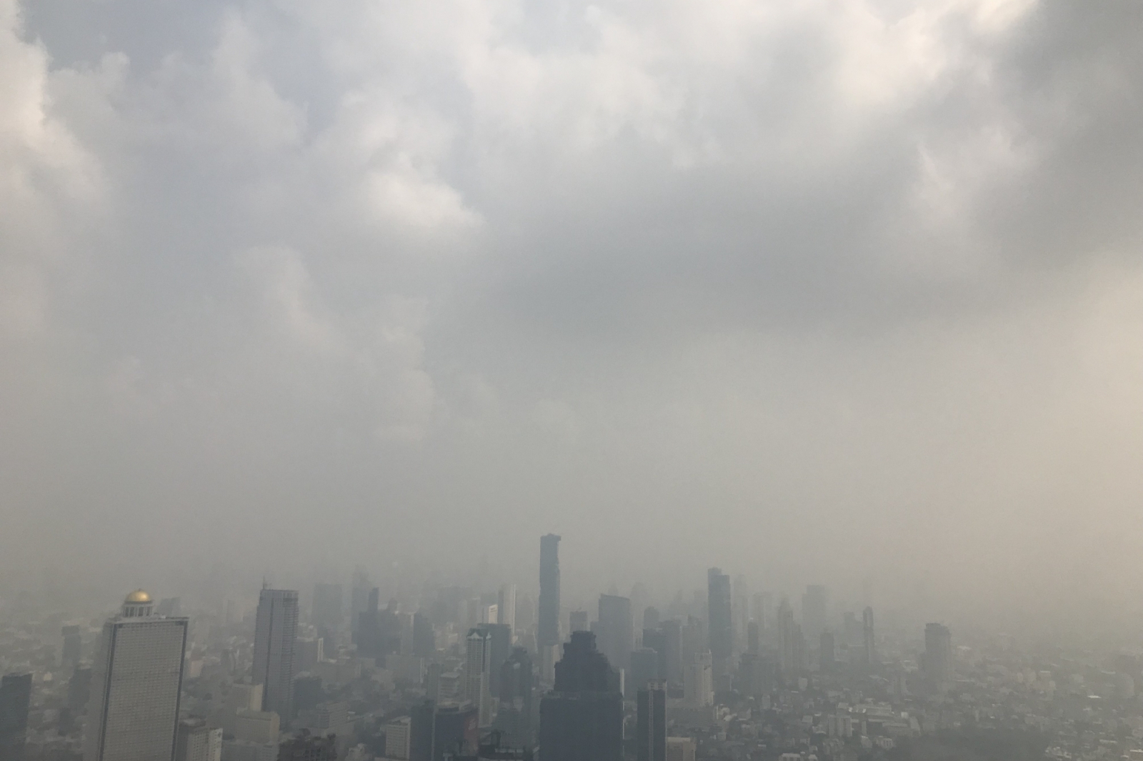 Beijing issues orange smog alert